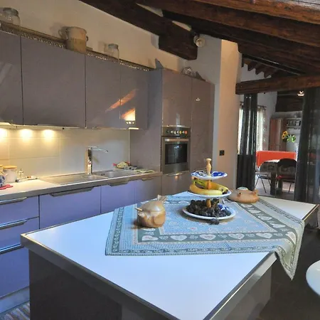 Feriehus La Casa Del Dell'aquila E Del Lupo Introd